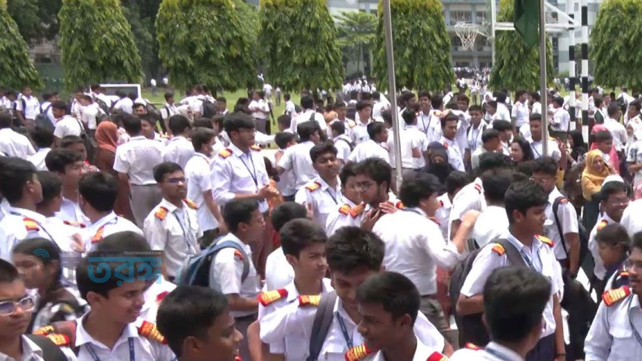 ২ দফা দাবিতে আন্দোলনের ডাক এসএসসির ফল প্রত্যাশীদের